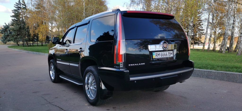 Джип Cadillac Escalade